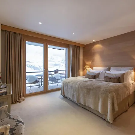 Veiled In Velvet Snow: A Chalet Retreat * Kitzbuhel
